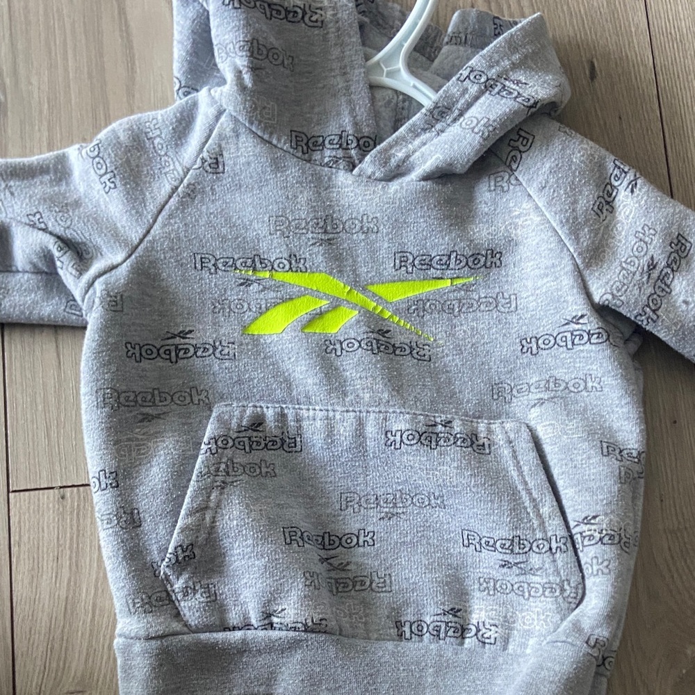 2 Pcs Reebok Gray Hoodie and Black Pants Size 2T - Picture 3 of 6